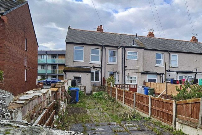 45 Caradoc Road, Prestatyn, LL19 7PG 2