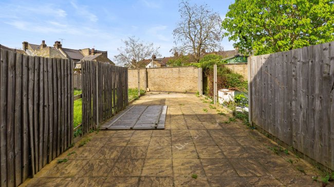 25 Bute Road, Croydon, CR0 3RT 10