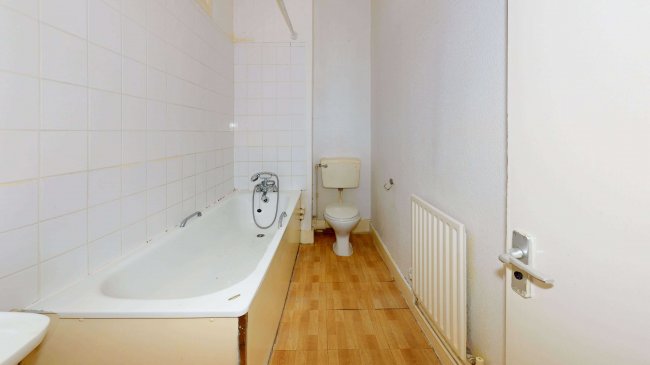 71B Chobham Road, Stratford, London, E15 1LX 2