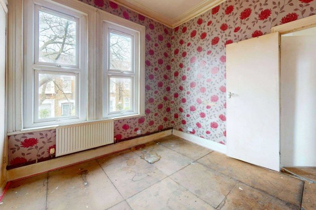 First Floor Flat, 5 Cavendish Drive, Wanstead, London, E11 1DN 7