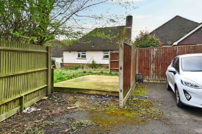 64 Rectory Road, Hook, Hampshire, RG27 9JQ 3