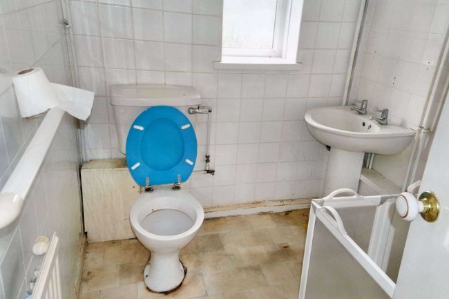 64 Rectory Road, Hook, Hampshire, RG27 9JQ 3