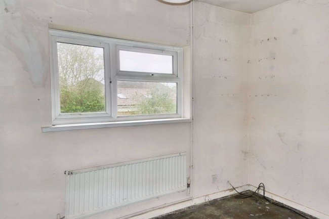 64 Rectory Road, Hook, Hampshire, RG27 9JQ 3