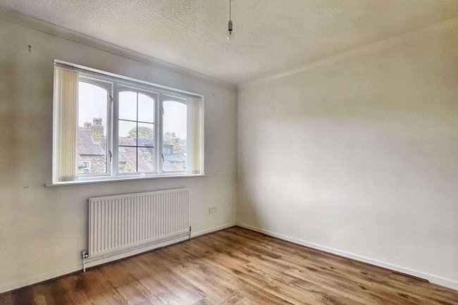 30 Tay Court, Bradford, West Yorkshire BD2 2BW 4