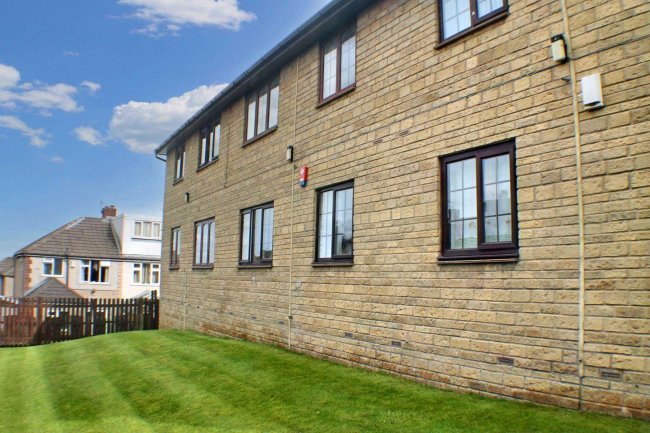 30 Tay Court, Bradford, West Yorkshire BD2 2BW 4