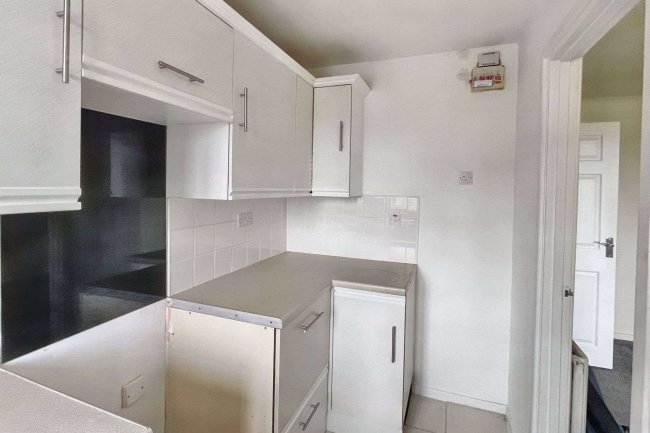 30 Tay Court, Bradford, West Yorkshire BD2 2BW 4