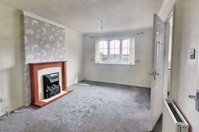 30 Tay Court, Bradford, West Yorkshire BD2 2BW 4