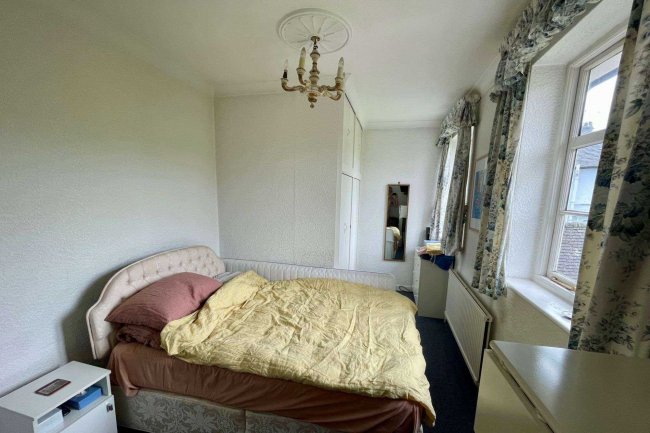 41 Hogarth Hill, London, NW11 6AY 4