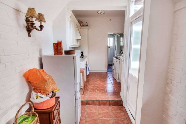 41 Hogarth Hill, London, NW11 6AY 4