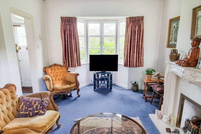 41 Hogarth Hill, London, NW11 6AY 4