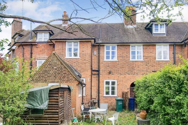 41 Hogarth Hill, London, NW11 6AY 4