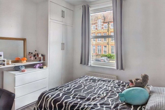 40 Broadwater Road, Tooting, London SW17 0DT 9