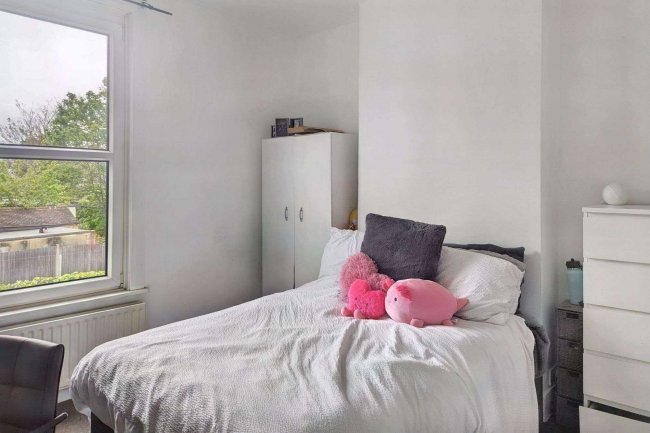 40 Broadwater Road, Tooting, London SW17 0DT 9