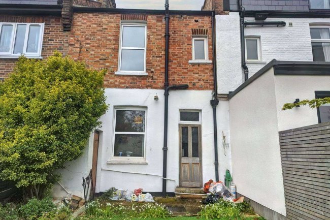 40 Broadwater Road, Tooting, London SW17 0DT 9