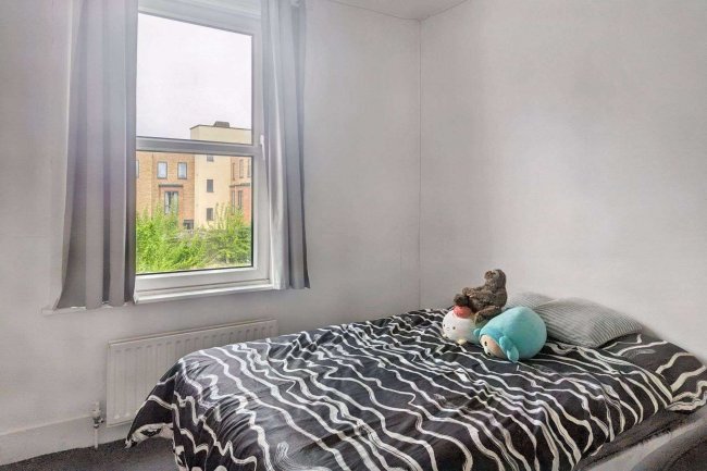 40 Broadwater Road, Tooting, London SW17 0DT 9