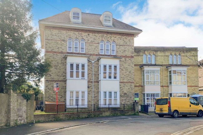 Flat 9, 13 Simeon Street, Ryde, Isle Of Wight, PO33 1JZ 4