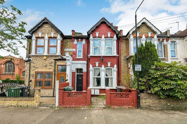 82 Somerset Road, Walthamstow, London E17 8QW 2