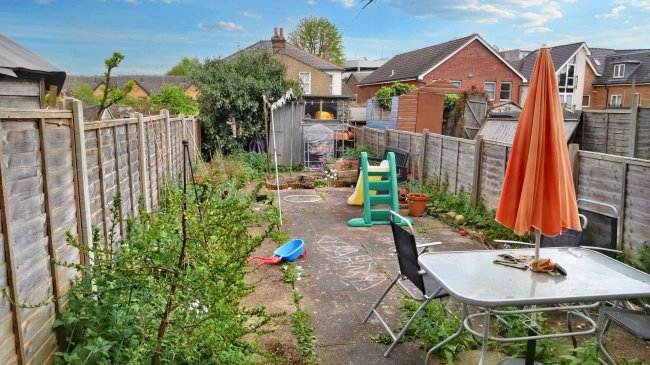 7 Falcourt Close, Sutton, Surrey, SM1 2RQ 7