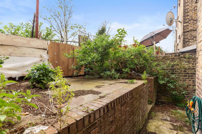 Flat A, 6 McDowall Road, Camberwell, London SE5 9LD 1