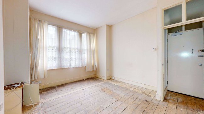 Flat A, 6 McDowall Road, Camberwell, London SE5 9LD 1