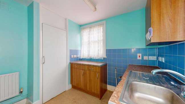 Flat A, 6 McDowall Road, Camberwell, London SE5 9LD 1