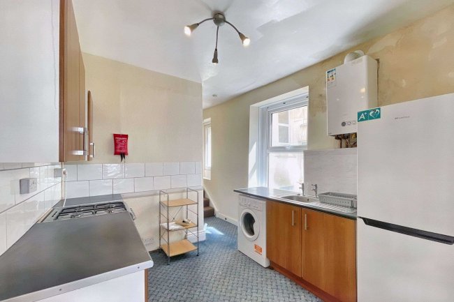 First Floor Flat, 11 Garden Crescent, The Hoe, Plymouth, PL1 3DA 6