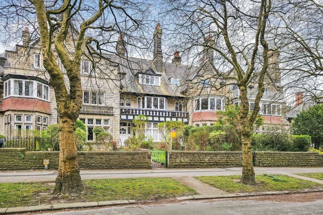 Flat A, 28 Park Avenue, Harrogate, HG2 9BG 1