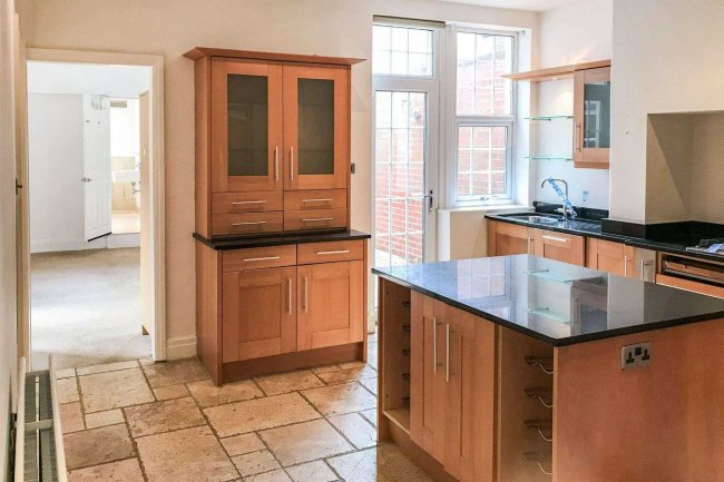 Flat A, 28 Park Avenue, Harrogate, HG2 9BG 1