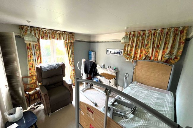 75 Peterborough Road, Fulham, London SW6 3BT 9