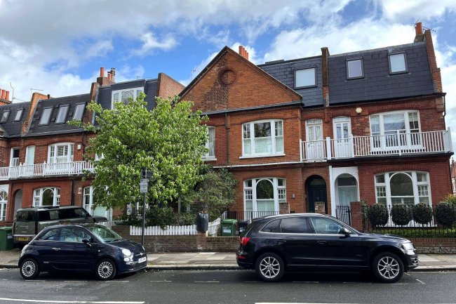 75 Peterborough Road, Fulham, London SW6 3BT 9