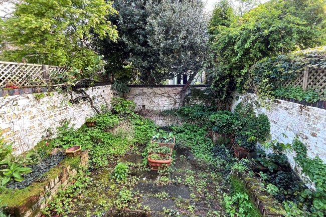 75 Peterborough Road, Fulham, London SW6 3BT 9