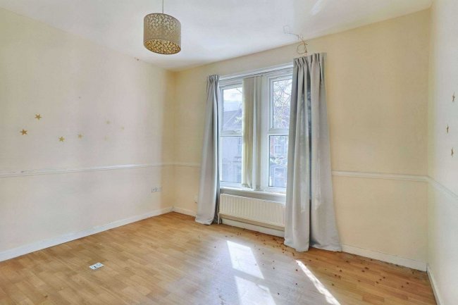 68 North End Avenue, Portsmouth, PO2 9EB 6