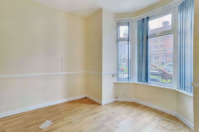 68 North End Avenue, Portsmouth, PO2 9EB 6