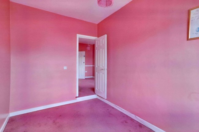 68 North End Avenue, Portsmouth, PO2 9EB 6