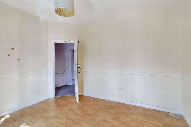 68 North End Avenue, Portsmouth, PO2 9EB 6