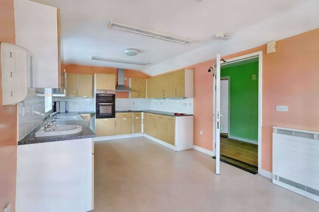 74 Central Road, Drayton, Hampshire, PO6 1QX 5