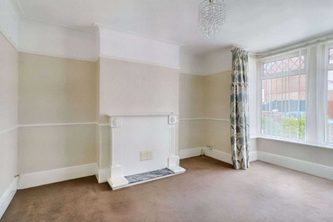 180 Stride Avenue, Portsmouth, PO3 6HW 2