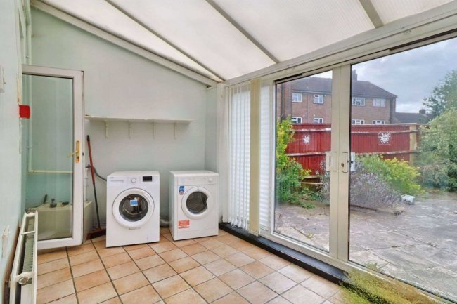 180 Stride Avenue, Portsmouth, PO3 6HW 2