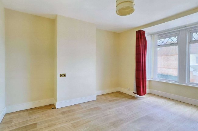 180 Stride Avenue, Portsmouth, PO3 6HW 2