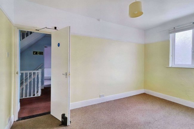 180 Stride Avenue, Portsmouth, PO3 6HW 2