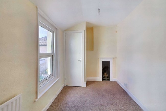 102 Radcliffe Road, Northam, Southampton, SO14 0PR 10