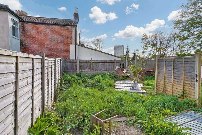 102 Radcliffe Road, Northam, Southampton, SO14 0PR 10