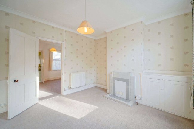 1 Gladstone Road, Burgess Hill,  RH15 0QQ 3