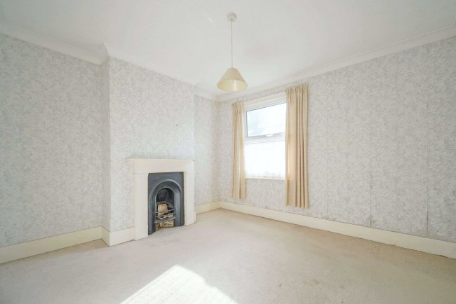 1 Gladstone Road, Burgess Hill,  RH15 0QQ 3