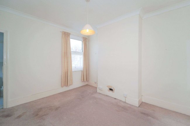 1 Gladstone Road, Burgess Hill,  RH15 0QQ 3