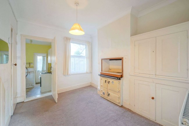 1 Gladstone Road, Burgess Hill,  RH15 0QQ 3