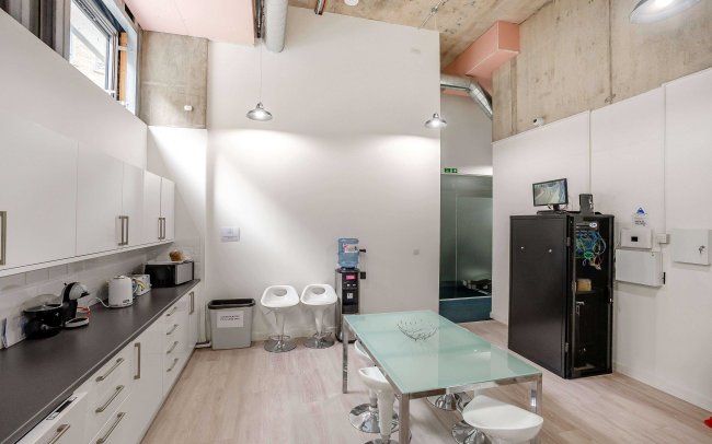 Unit 4, 787 Commercial Road, London E14 7HG 10