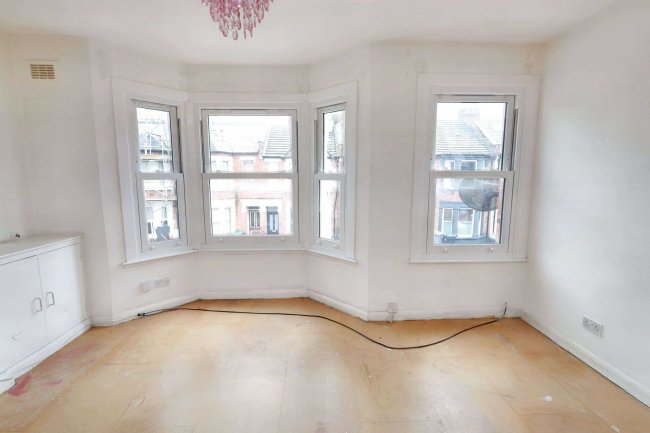 Flat B, 43 Cobbold Road, London, NW10 9SU 6