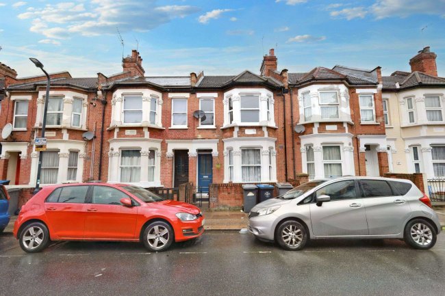 Flat B, 43 Cobbold Road, London, NW10 9SU 6