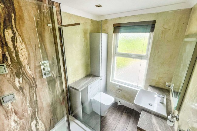 2 Ida Villas, Sandhurst Lane, Gloucester, Gloucestershire, GL2 9NG 4